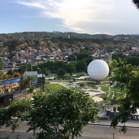 Hotel Jurkha Tbilisi Buitenkant foto
