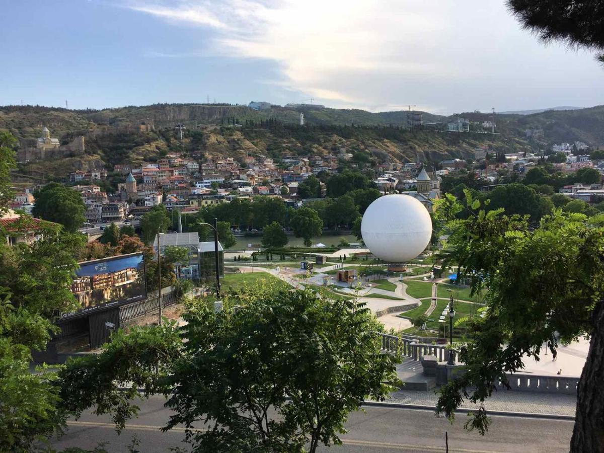 Hotel Jurkha Tbilisi Buitenkant foto