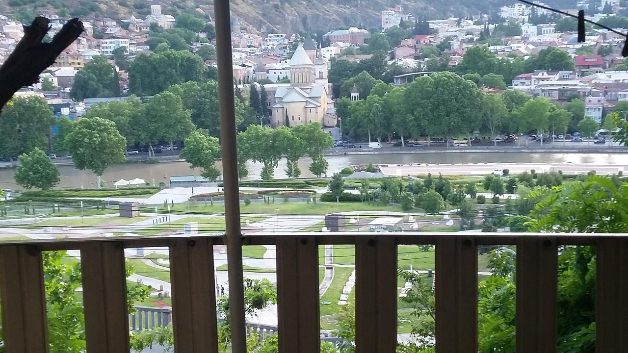 Hotel Jurkha Tbilisi Buitenkant foto