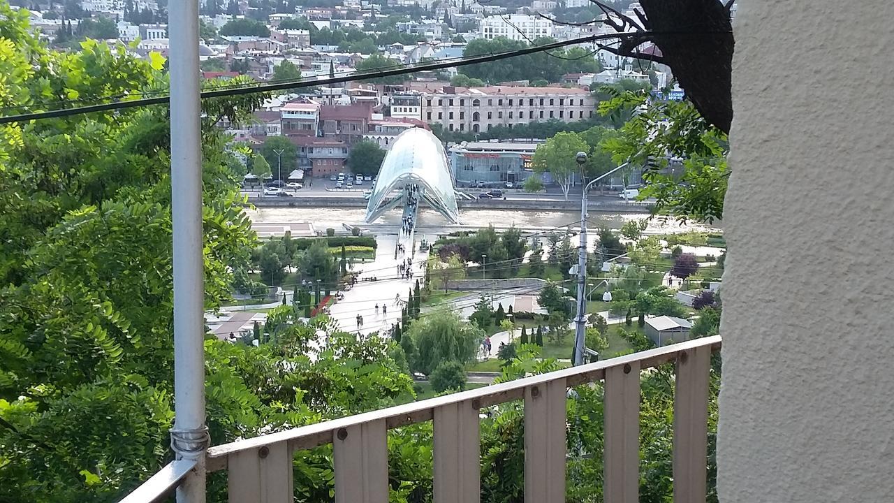 Hotel Jurkha Tbilisi Buitenkant foto